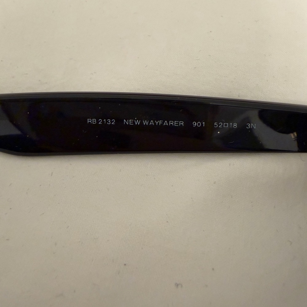 Ray-Ban Classic Black Wayfarer Sunglasses with Brown Case - Picture 6 of 7
